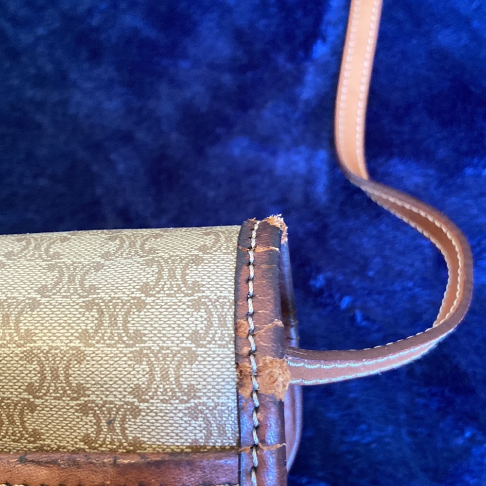 Celine Vintage Tan and Brown Crossbody Bag with snap off strap for a clutch. - Picture 3 of 9